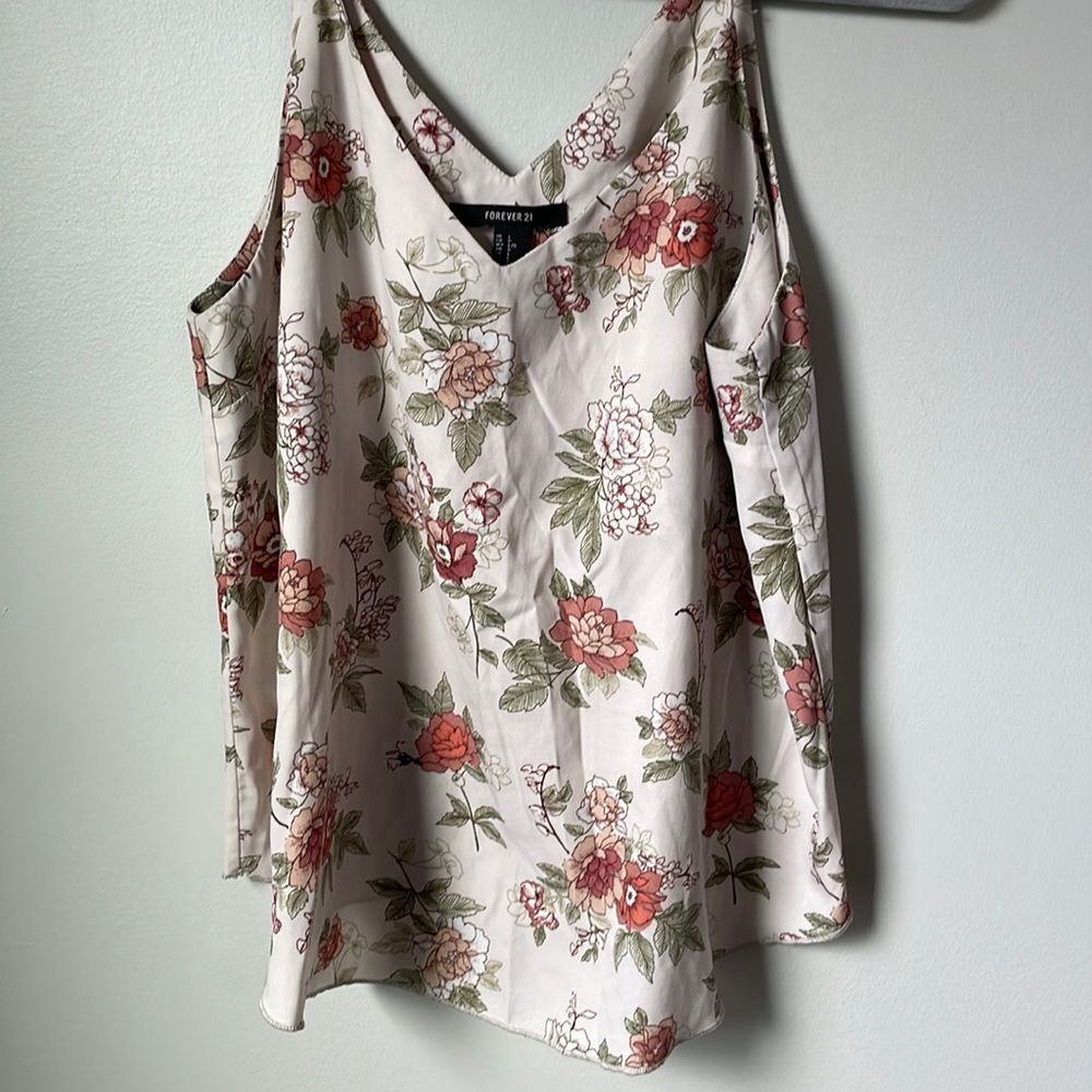 Forever 21 floral tank top size large. 17.5” pit to pit gardencore layering